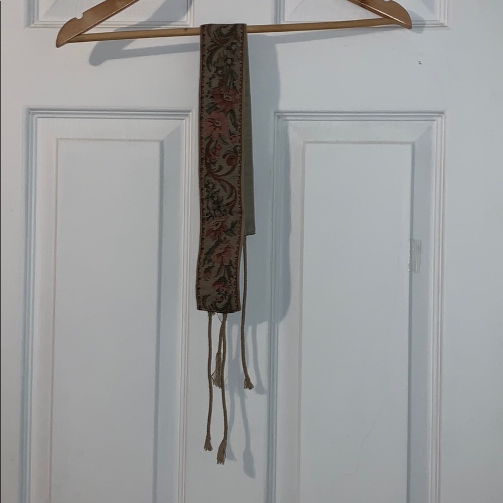 Tie belt